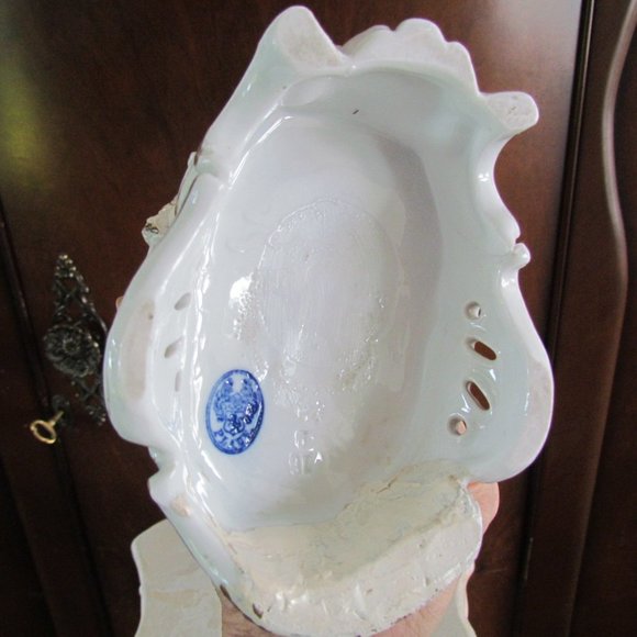 PLAUE PORCELAIN FIGURINE, SEATED LADY, GEORGIAN STYLE GOWN & CHAIR, GERMANY - Picture 11 of 16